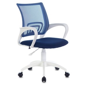 Компьютерное кресло Brabix Fly MG-396W (с подлокотниками, пластик белый, сетка, темно-синее) 532399 в Пскове